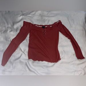 Long sleeve maroon crop top